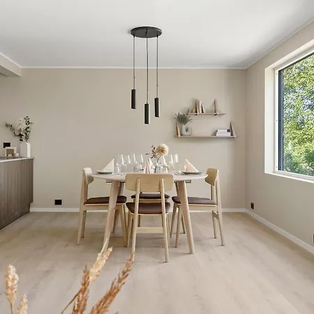 Northstay - Urban Retreat - Free Parking, Brand New & Modern * Tromsø